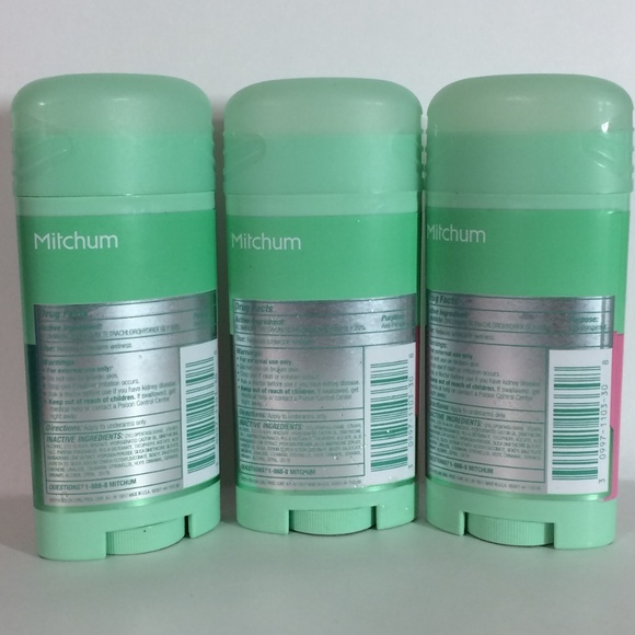 3 Mitchum Advanced Control Powder Fresh Deodorant - Picture 2 of 7